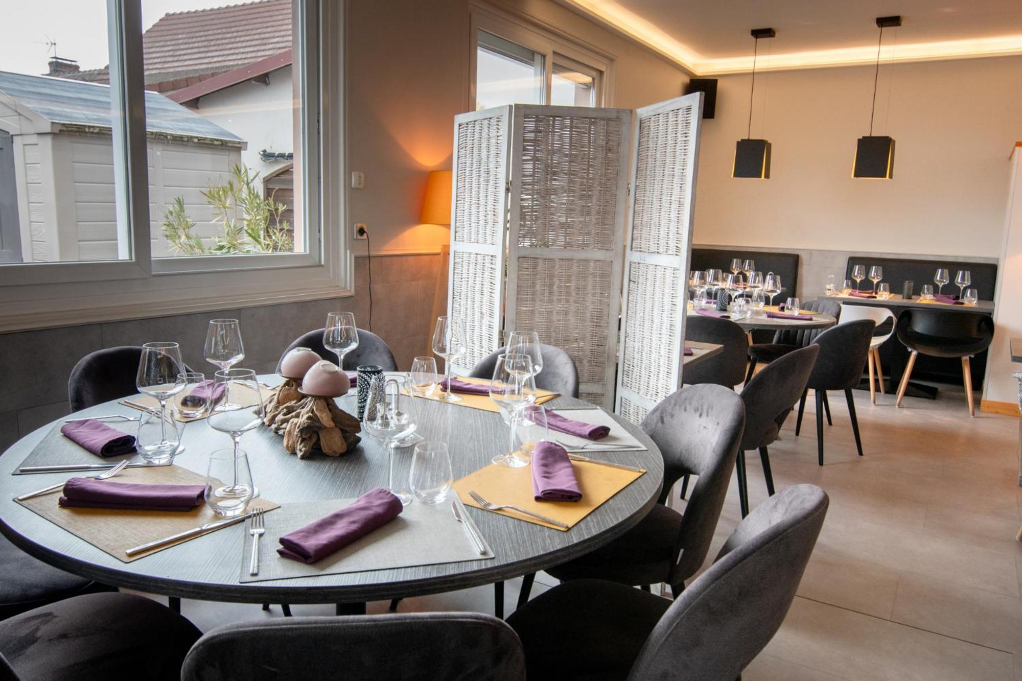 Logis Hotel Centrotel Et Spa Bulles D'Allier Монмаро Экстерьер фото