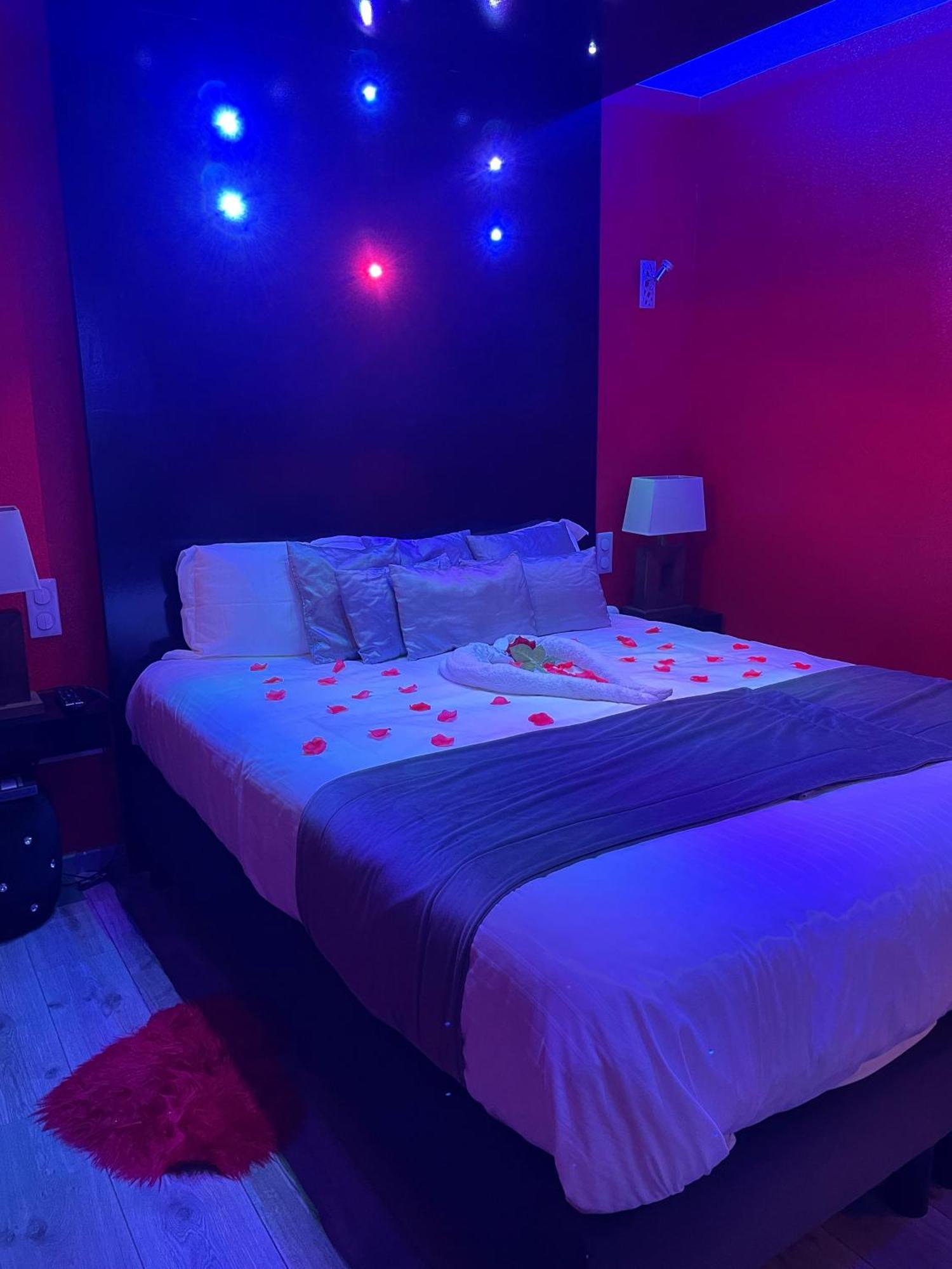 Logis Hotel Centrotel Et Spa Bulles D'Allier Монмаро Экстерьер фото