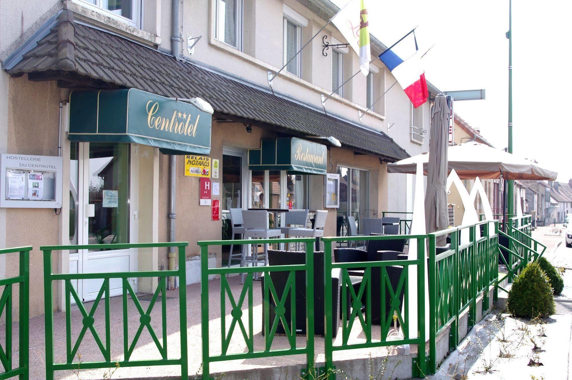 Logis Hotel Centrotel Et Spa Bulles D'Allier Монмаро Экстерьер фото